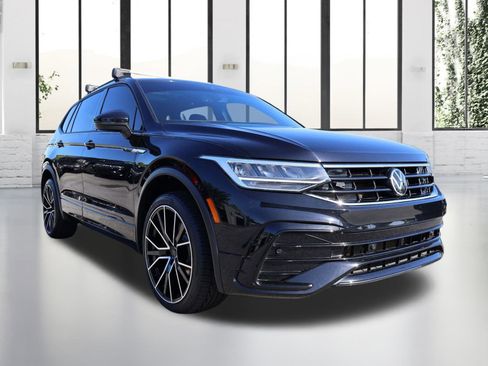 Used 2023 Volkswagen Tiguan SE R-Line image 7