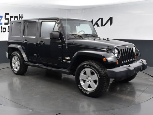 Used 2007 Jeep Wrangler Unlimited Sahara AWD/4WD image 7