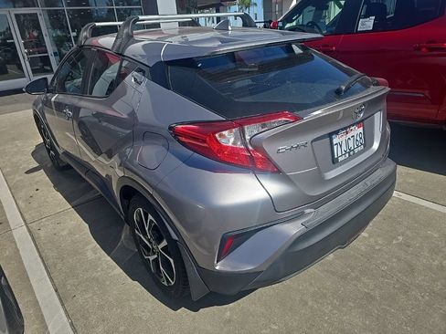 Used 2018 Toyota C-HR XLE FWD image 4