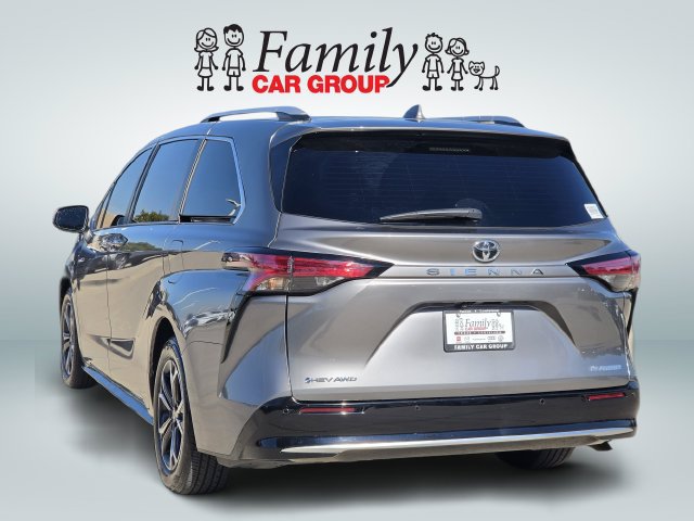 Used 2026 Toyota Sienna Platinum AWD/4WD image 3