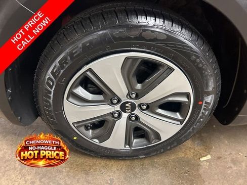 Used 2018 Kia Niro LX image 9