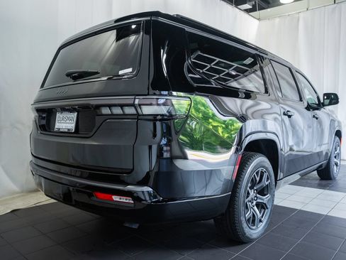 New 2026 Jeep Grand Wagoneer L Limited AWD/4WD image 4