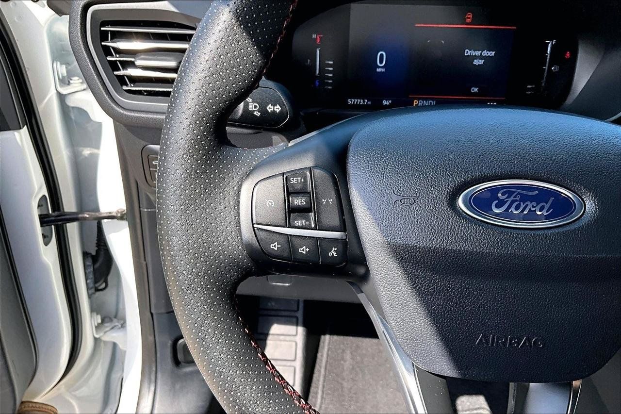 Used 2024 Ford Escape ST-Line Select AWD/4WD image 11