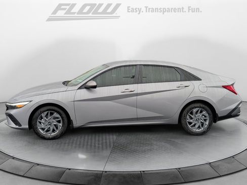 New 2026 Hyundai Elantra Blue image 4