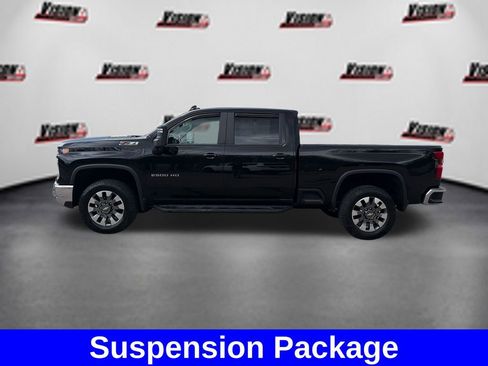 Used 2024 Chevrolet Silverado 2500 LT AWD/4WD image 9