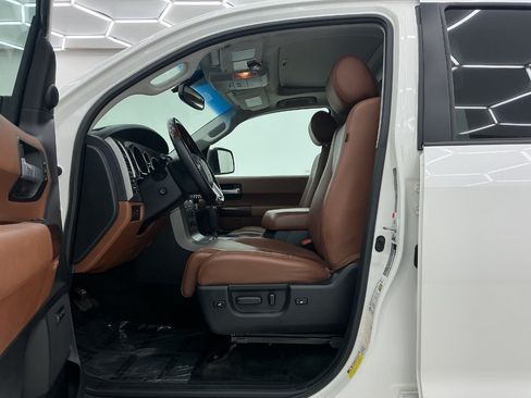 Used 2016 Toyota Sequoia Platinum AWD/4WD image 14