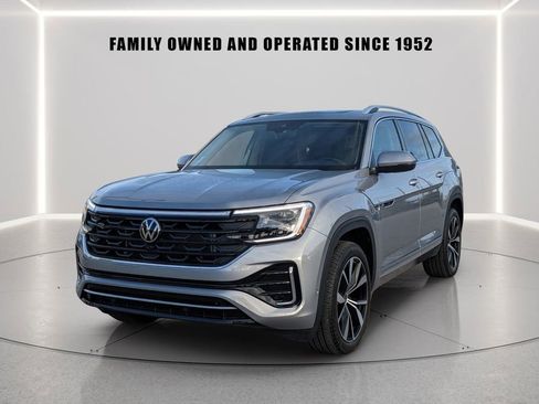 Used 2025 Volkswagen Atlas SEL Premium R-Line image 2
