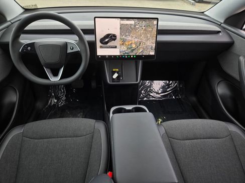 Used 2026 Tesla Model Y AWD image 15