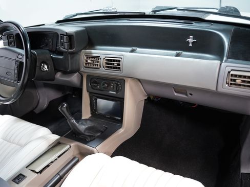 Used 1993 Ford Mustang GT RWD image 39