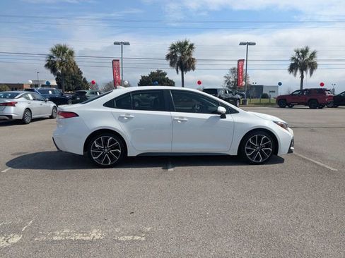 Used 2022 Toyota Corolla SE image 2