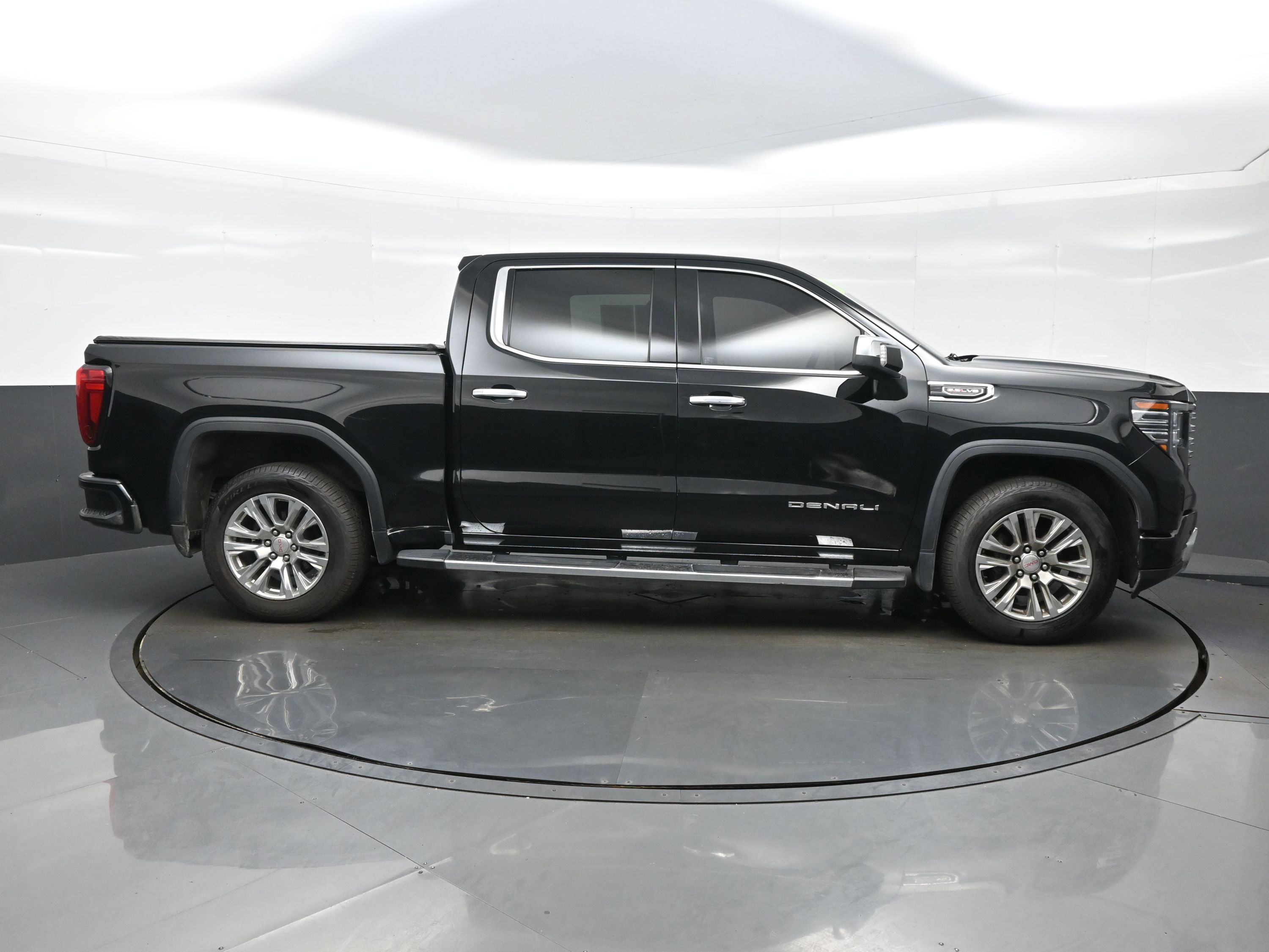 Used 2023 GMC Sierra 1500 Denali AWD/4WD image 7