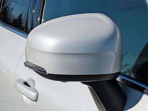 Used 2019 Volvo XC60 T8 Inscription w/ Advanced Package image 12