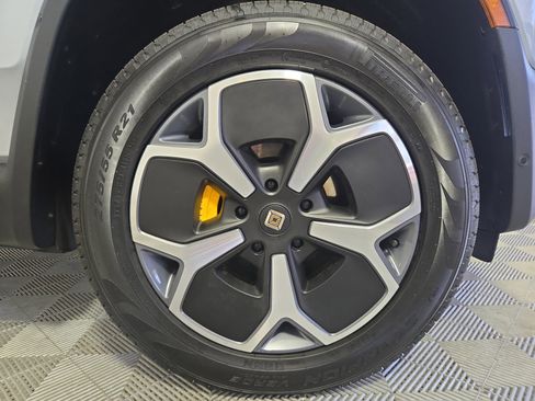 Used 2024 Rivian R1S Adventure AWD/4WD image 11