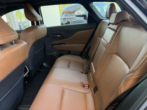 Certified 2025 Toyota Crown Signia AWD/4WD image 17