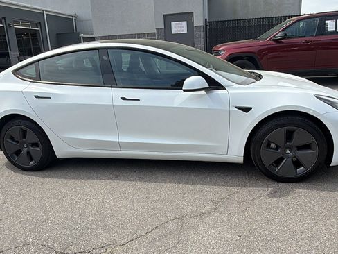 Used 2023 Tesla Model 3 Standard Range image 7