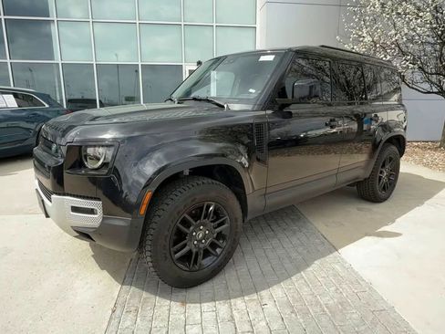 Used 2025 Land Rover Defender 110 S image 4