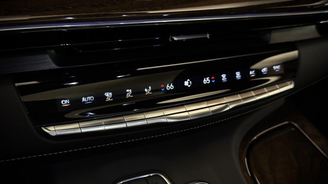 Used 2022 Cadillac Escalade Sport Platinum w/ Heavy-Duty Trailer Package AWD/4WD image 11