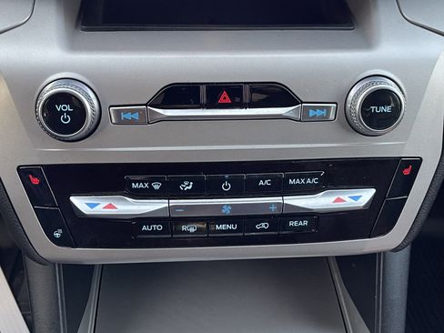 Used 2023 Ford Explorer XLT w/ Equipment Group 202A image 25