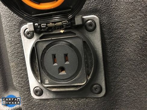 Used 2024 Chevrolet Silverado 2500 LT w/ Convenience Package image 18