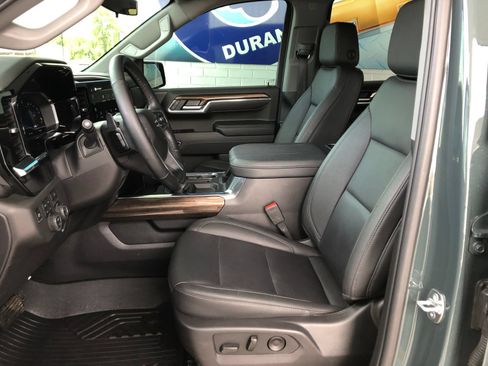 Used 2025 Chevrolet Silverado 1500 LT Trail Boss w/ Convenience Package II AWD/4WD image 17