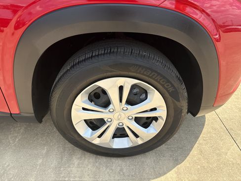 Used 2026 Chevrolet Trax LS FWD image 10