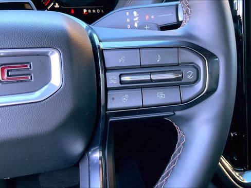 Used 2025 GMC Yukon XL AT4 w/ AT4 Premium Plus Package image 25