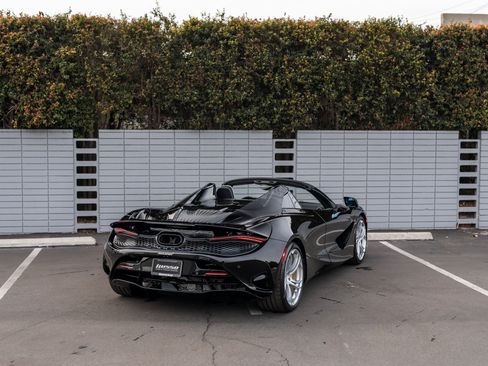 Used 2024 McLaren 750S Spider RWD image 29