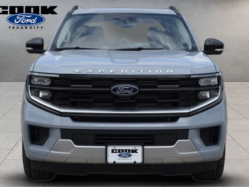 New 2026 Ford Expedition Max Platinum w/ Driver's Package AWD/4WD image 2