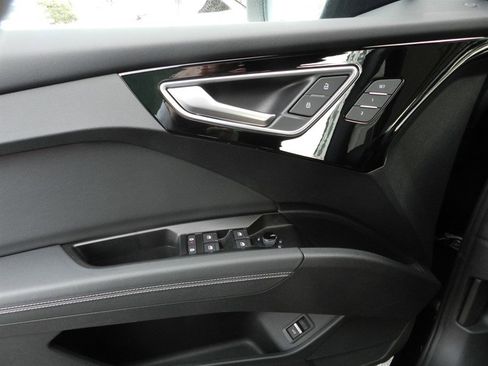 Used 2024 Audi Q4 e-tron Premium Plus w/ Premium Plus image 30