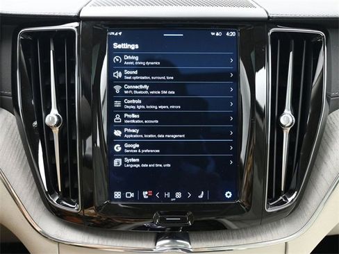 Used 2023 Volvo XC60 B5 Ultimate w/ Climate Package image 16