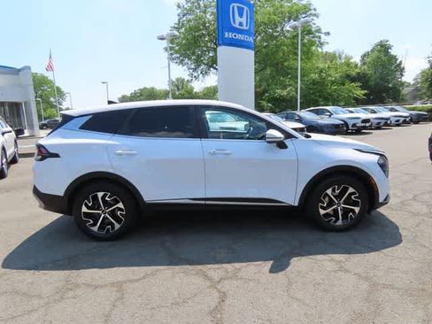 Used 2023 Kia Sportage EX FWD image 4