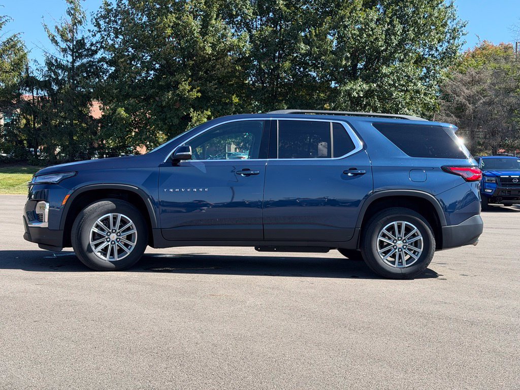 Used 2023 Chevrolet Traverse LT AWD/4WD image 3