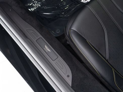 Used 2026 Aston Martin V8 Vantage Coupe RWD image 12