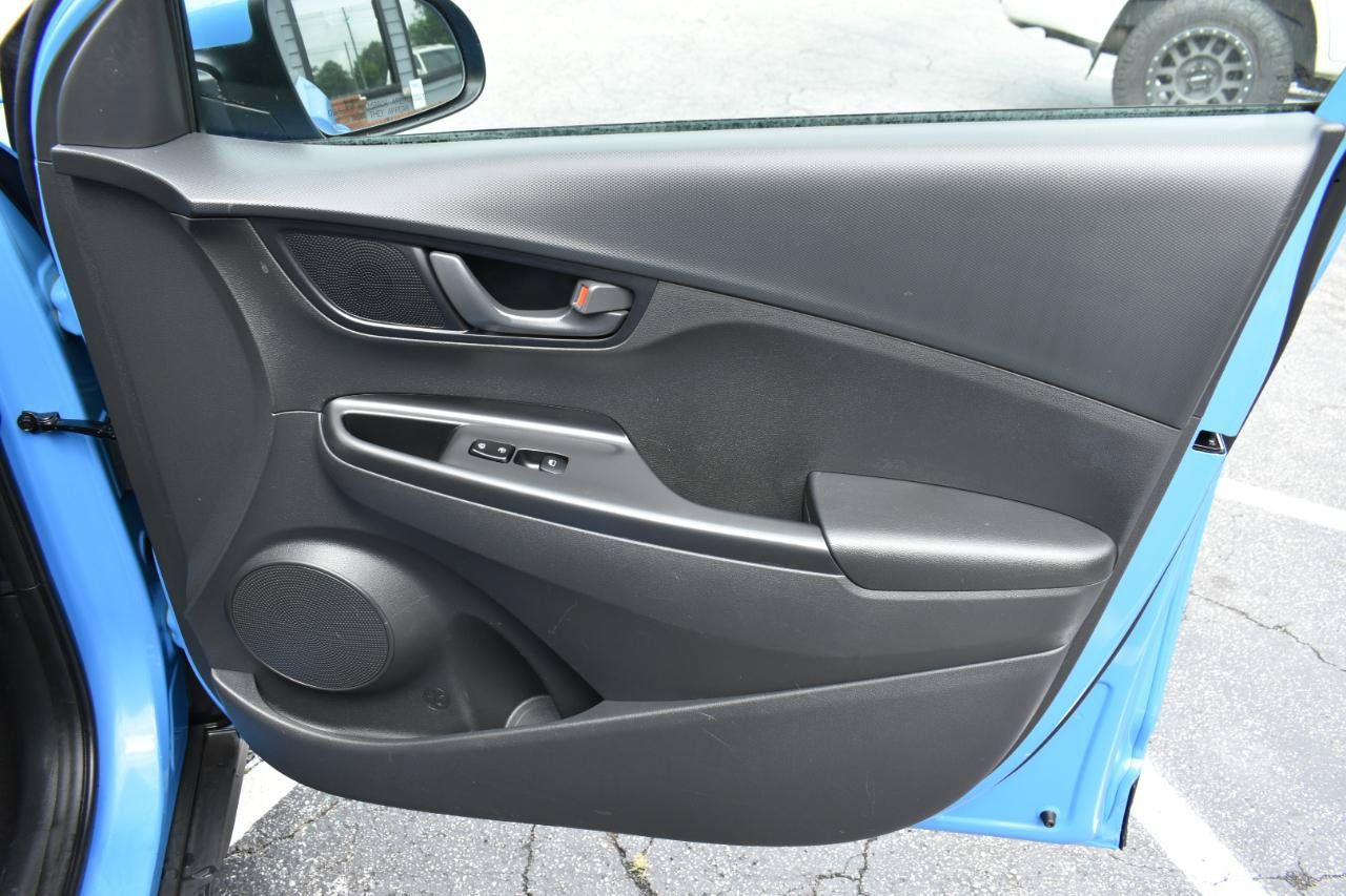 Used 2022 Hyundai Kona SEL w/ Cargo Package FWD image 36
