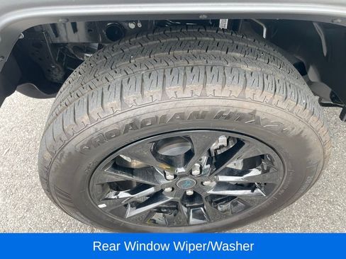 Used 2025 Jeep Wrangler Unlimited Sahara w/ Safety Group AWD/4WD image 12
