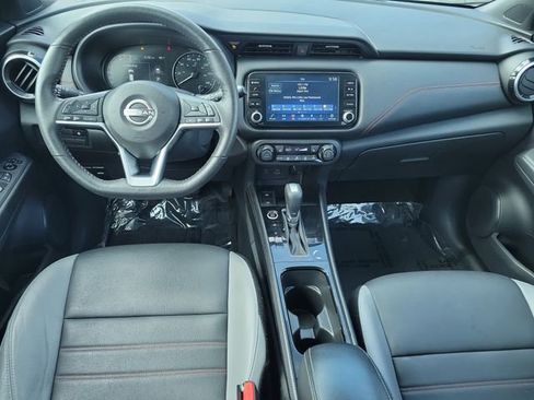 Used 2023 Nissan Kicks SR w/ SR Premium Package FWD image 16