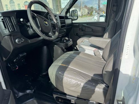 Used 2011 Chevrolet Express 2500 image 13
