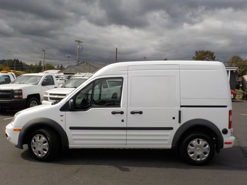 Used 2011 Ford Transit Connect XLT FWD image 2