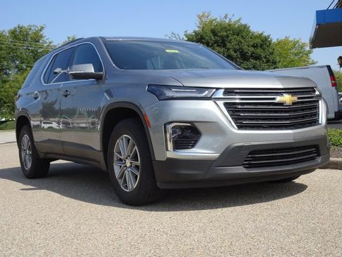 Used 2023 Chevrolet Traverse LT FWD image 29