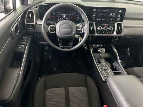 Used 2023 Kia Sorento LX FWD image 20