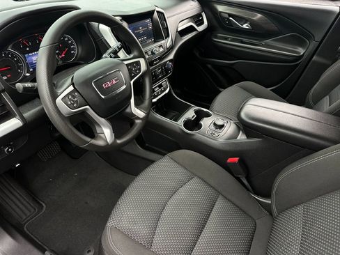 Used 2023 GMC Terrain SLE w/ Driver Convenience Package image 10