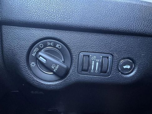 Used 2023 Chrysler 300 S image 13