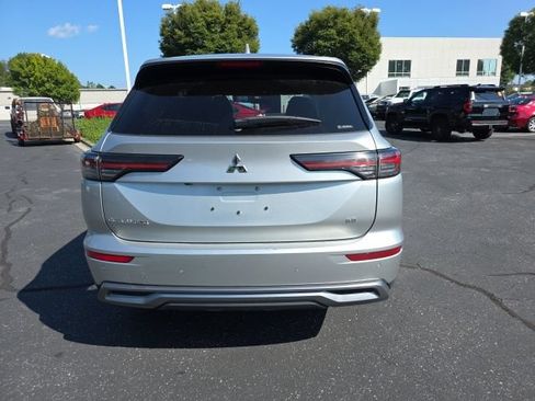Used 2025 Mitsubishi Outlander SE AWD/4WD image 5