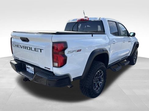 Used 2024 Chevrolet Colorado ZR2 w/ Technology Package AWD/4WD image 4