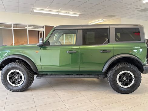 Used 2024 Ford Bronco Badlands image 7