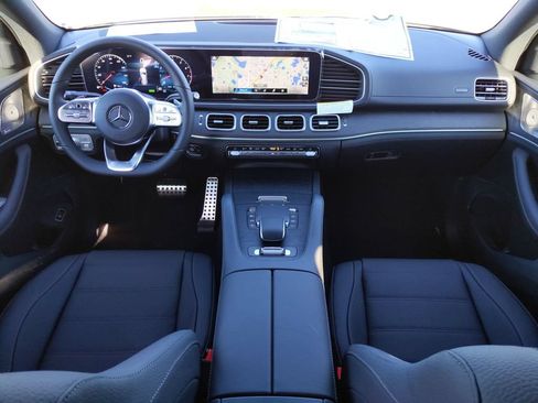 Used 2023 Mercedes-Benz GLS 450 4MATIC image 11