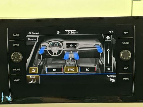 Used 2025 Volkswagen Taos SE AWD/4WD image 14