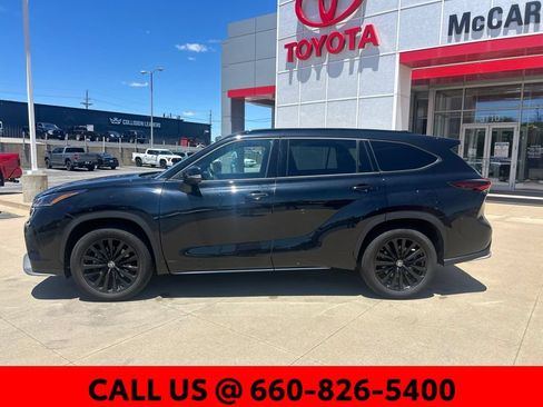 Used 2025 Toyota Highlander XSE AWD/4WD image 12