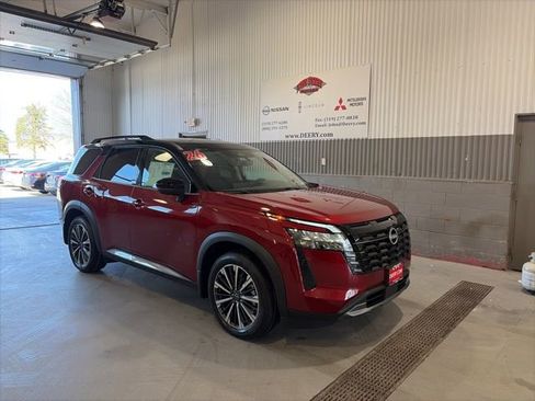 New 2026 Nissan Pathfinder Platinum image 1