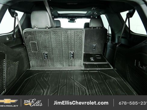 Used 2024 Chevrolet Suburban RST w/ Luxury Package RWD image 33